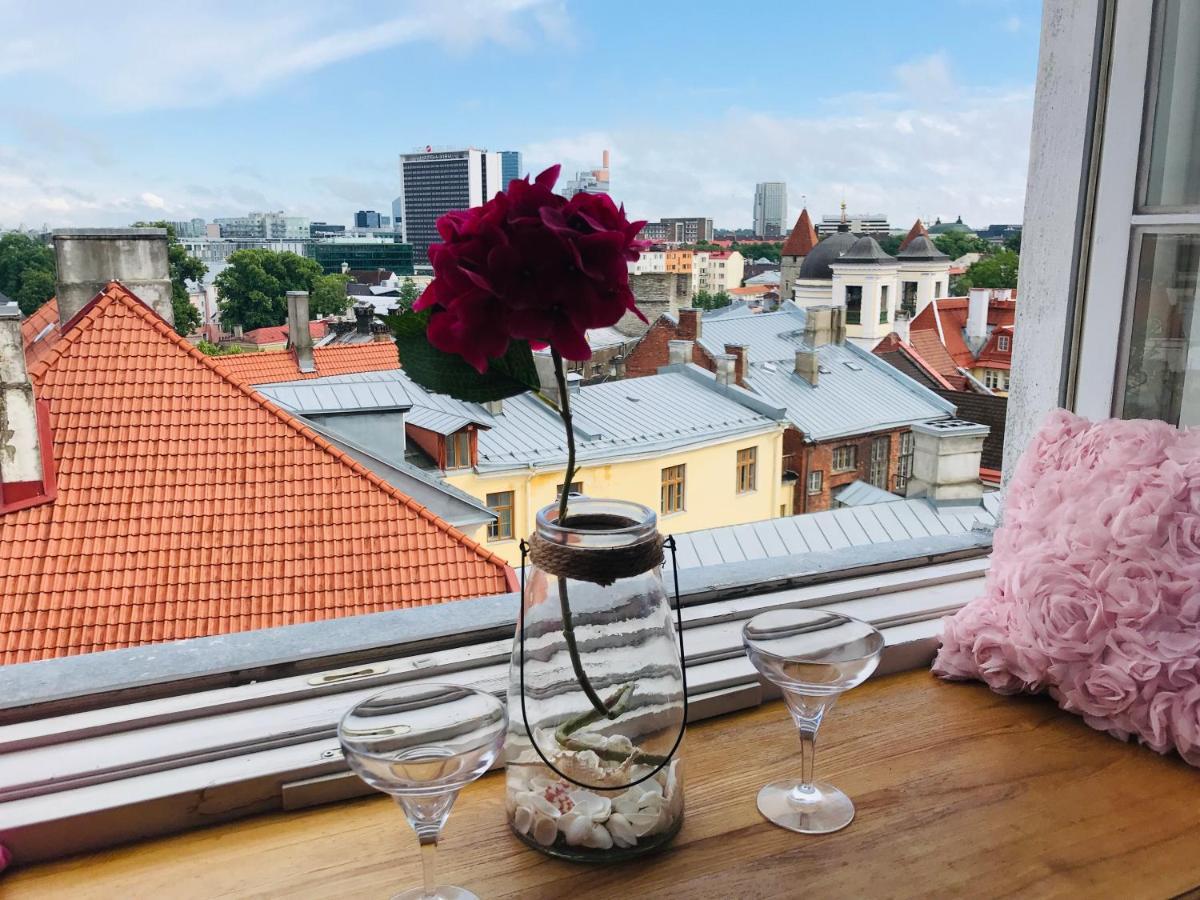 Cozy Oldtown Studio With Magnific City View Tallin Zewnętrze zdjęcie